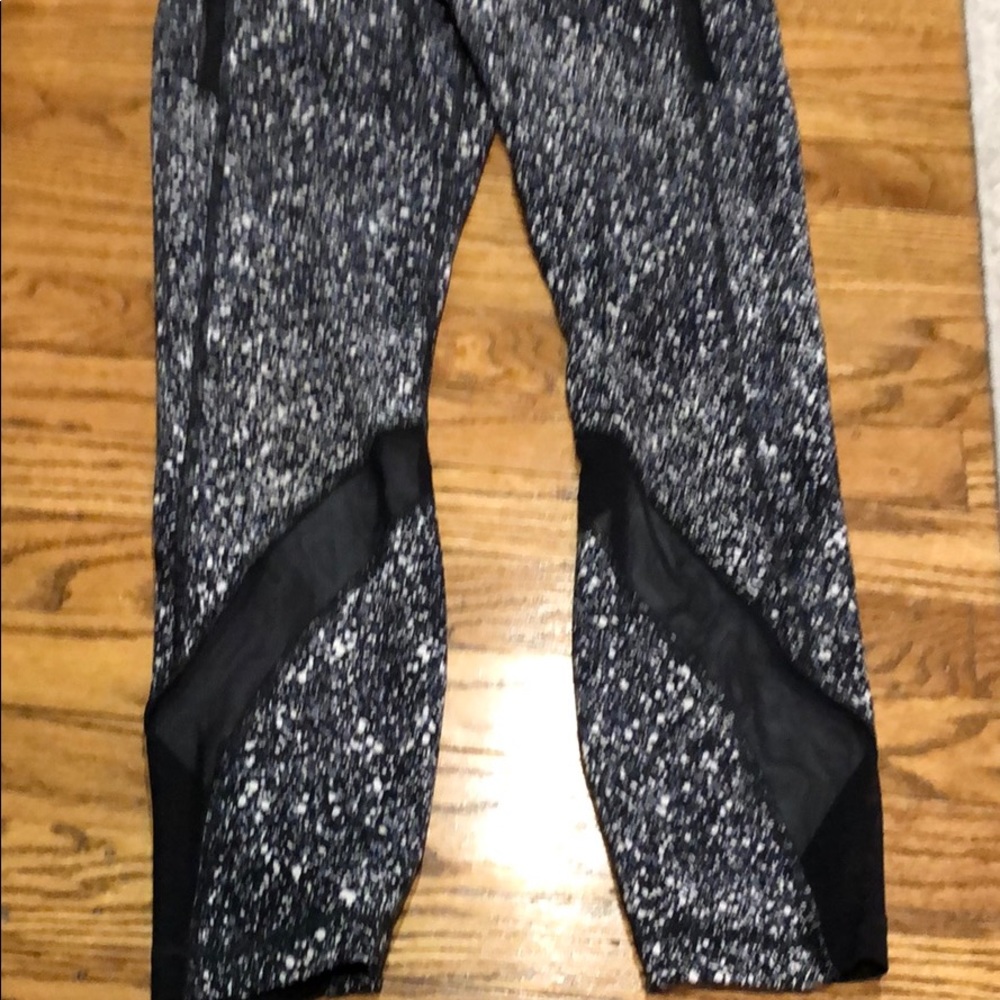 Lululemon - Picture 2 of 3